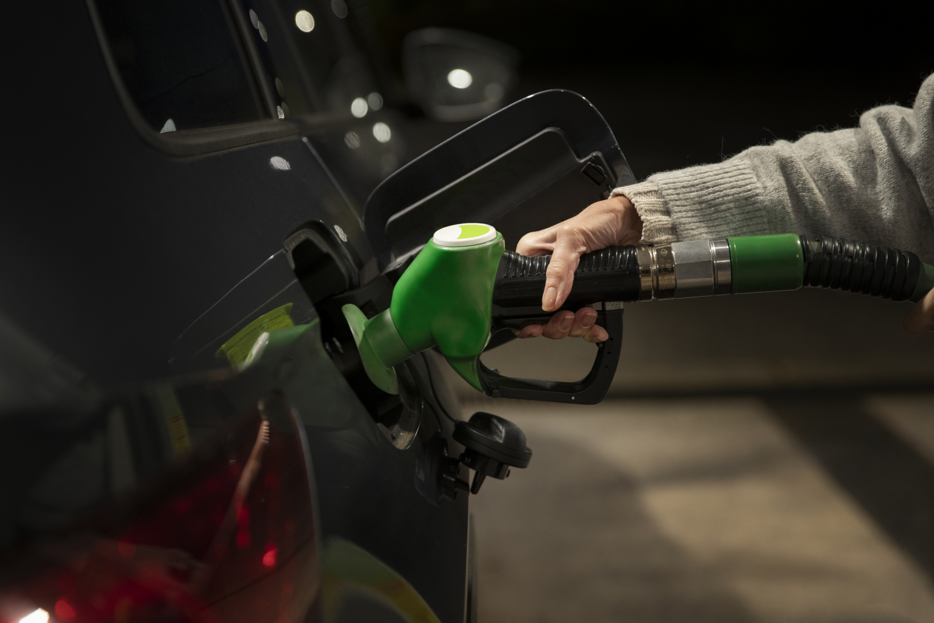 Gasolina sobe cinco vezes mais que a inflação