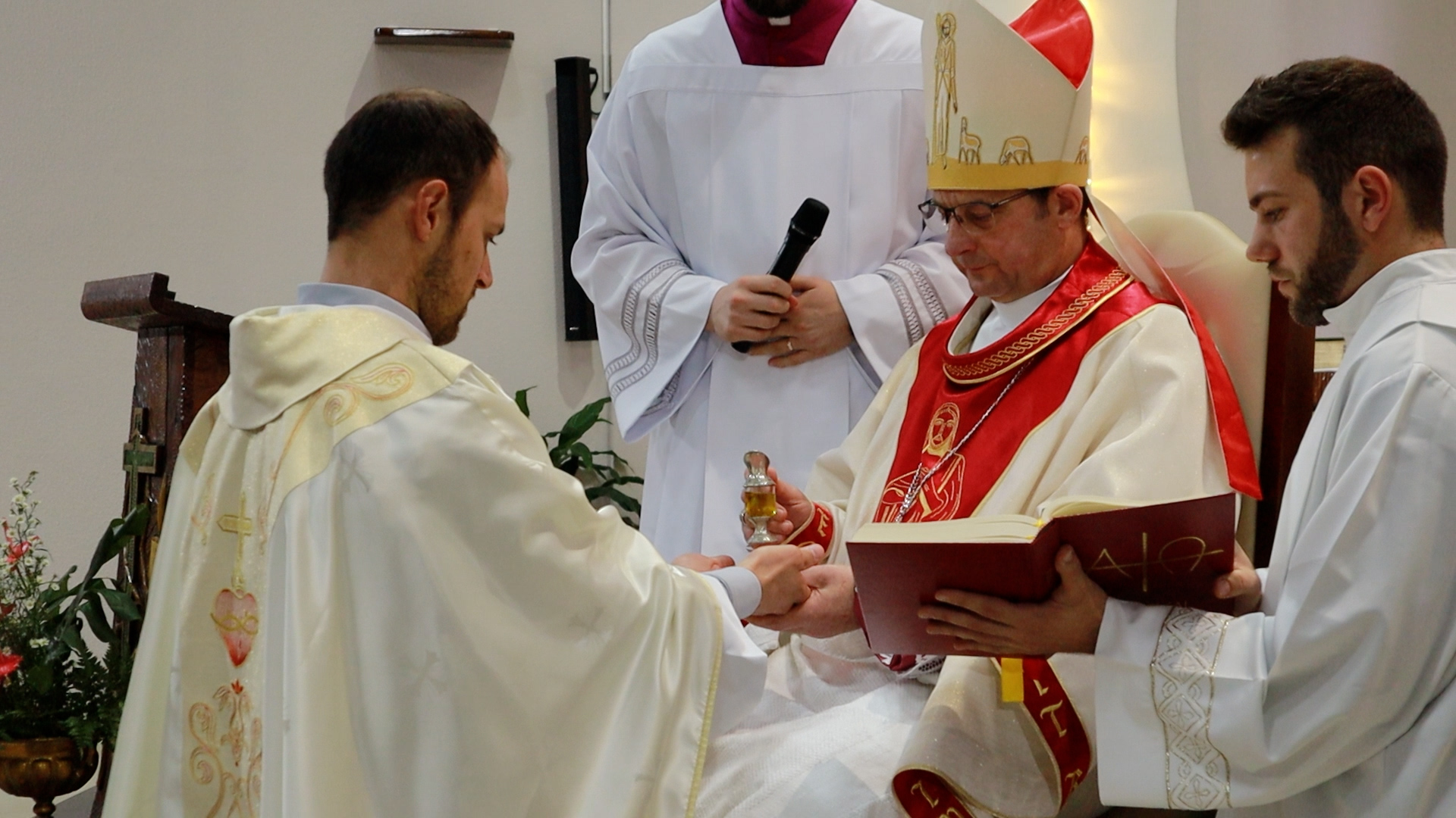 Diocese de Palmas – Francisco Beltrão celebra a ordenação de mais um sacerdote