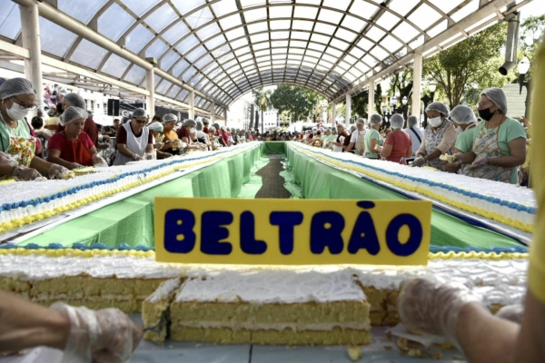 Em Beltrão, programação de aniversário tem bolo, shows