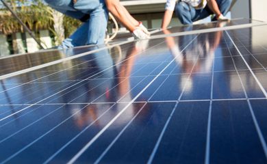 Dependência de importação de componentes atravanca mercado de equipamentos de geração de energia solar
